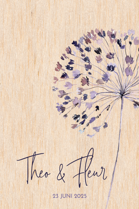 houten trouwkaart met paarse getekende bloem